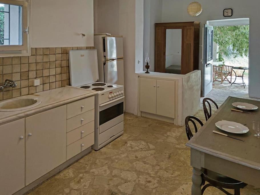 Apartamento Στούντιο Σε Πέτρινο Σπίτι, Κοντά Σε Παραλία Kyparissia Exterior foto