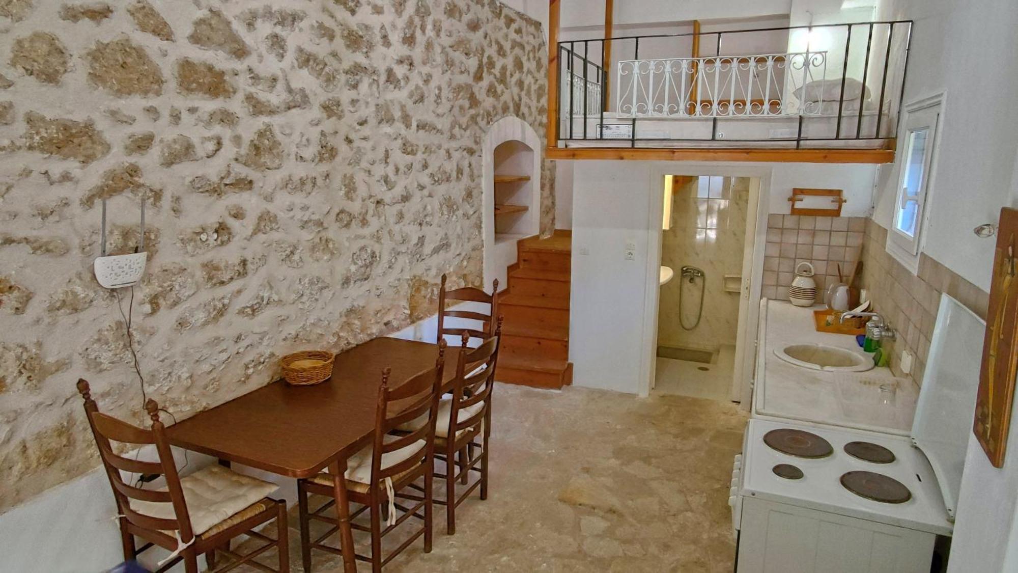 Apartamento Στούντιο Σε Πέτρινο Σπίτι, Κοντά Σε Παραλία Kyparissia Exterior foto